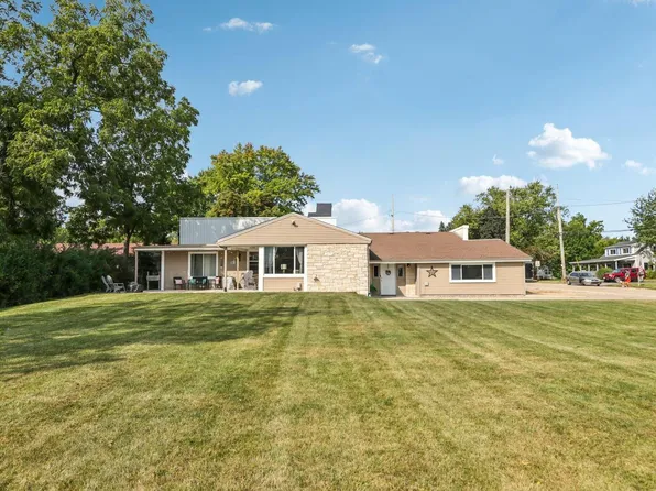 9205 South Chicago ROAD, Oak Creek, WI 53154