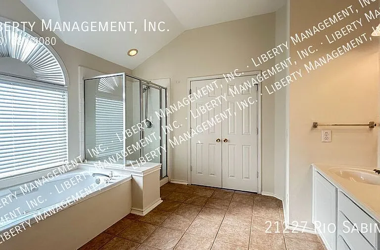 21227 Rio Sabinal — Photo 31
