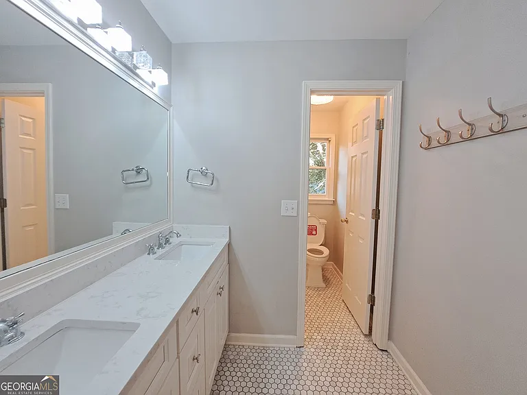 2242 Lenox Walk NE — Photo 50