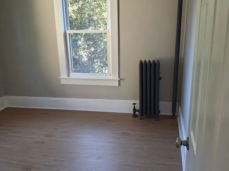 30-32 Fox St #B-2 — Photo 2