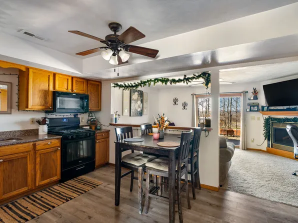 200 Quiet Creek Dr, East Peoria, IL 61611