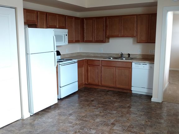 3rd image of 400 Superior Ave #1B-1Ba