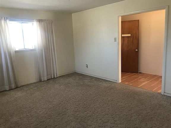 3rd image of 612 Gary Dr
