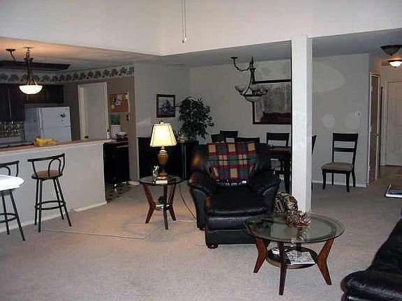 3rd image of 435 Oak Leaf Dr