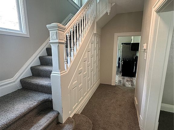3rd image of 633 Tingley Ave