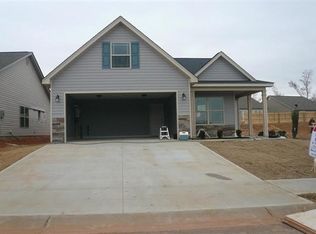 743 Bankston Dr, Boiling Springs, SC 29316