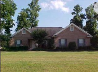 200 Red Oak Ln, Starkville, MS 39759