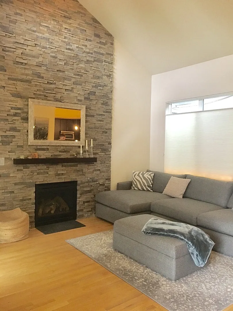 Lovely and Light Open Concept Louisville Home for Lease! — Photo 3