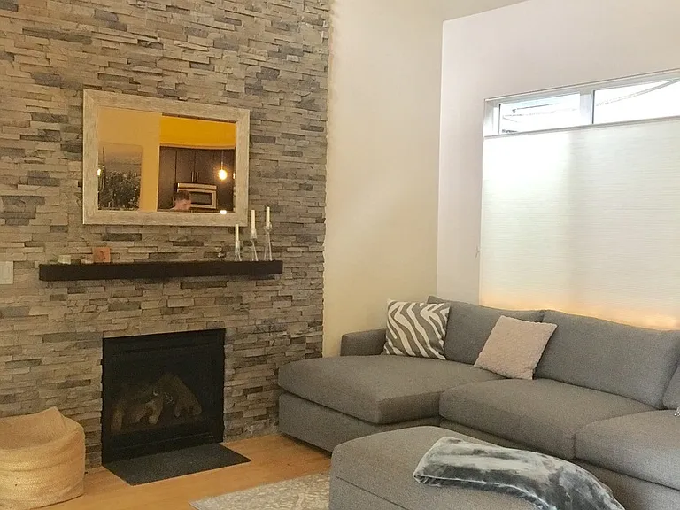 2381 Hecla Dr — Photo 3