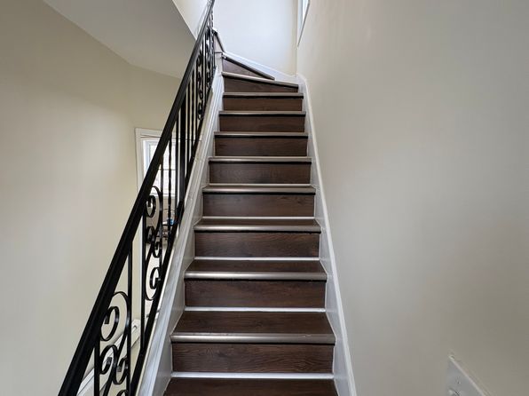 818 Martin St FLOOR 1