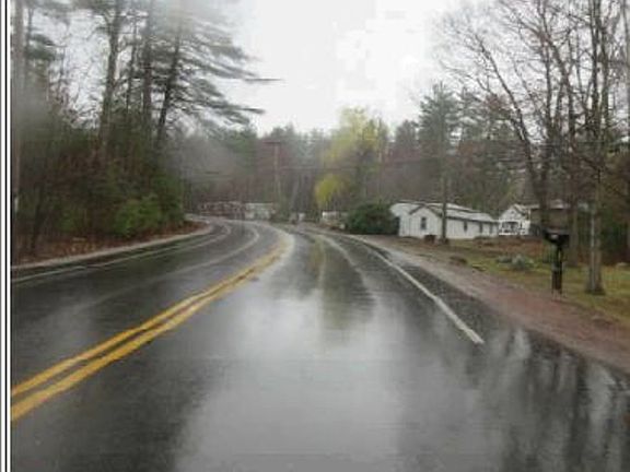 Exterior Neighborhood (street photo)