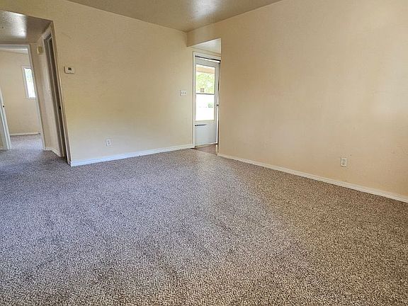 5th image of 1505 Dakota St