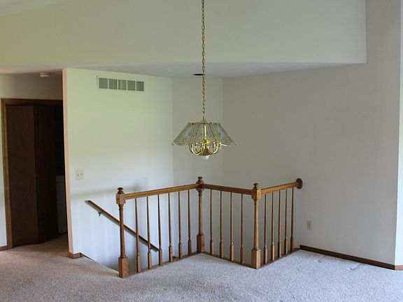 5th image of 1777 Lakeview Dr
