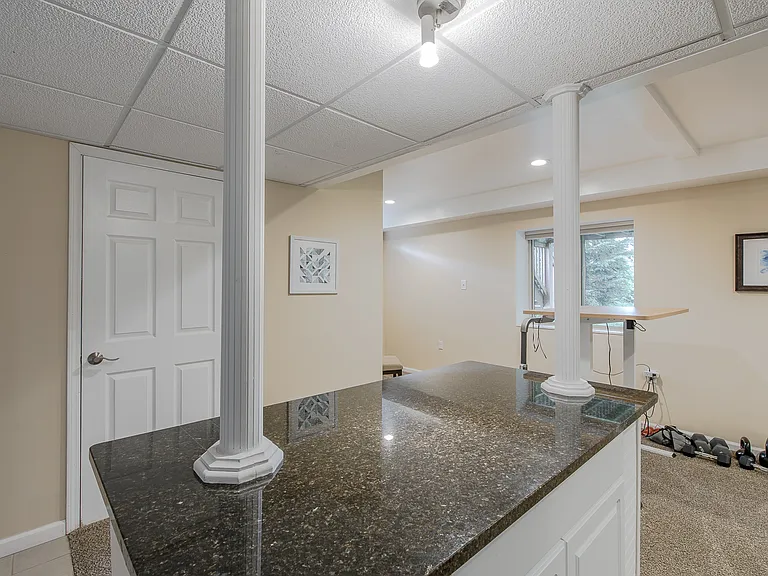 300 Stratford Ln #300 — Photo 45
