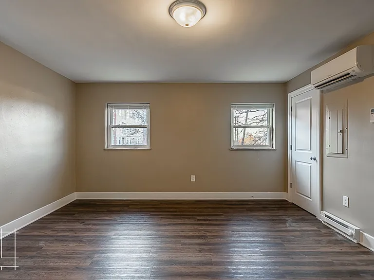 866 N. High St. — Photo 10
