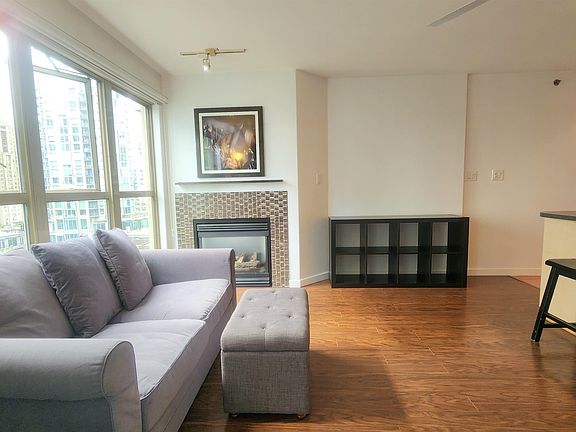 3rd image of 819 Hamilton St #1205