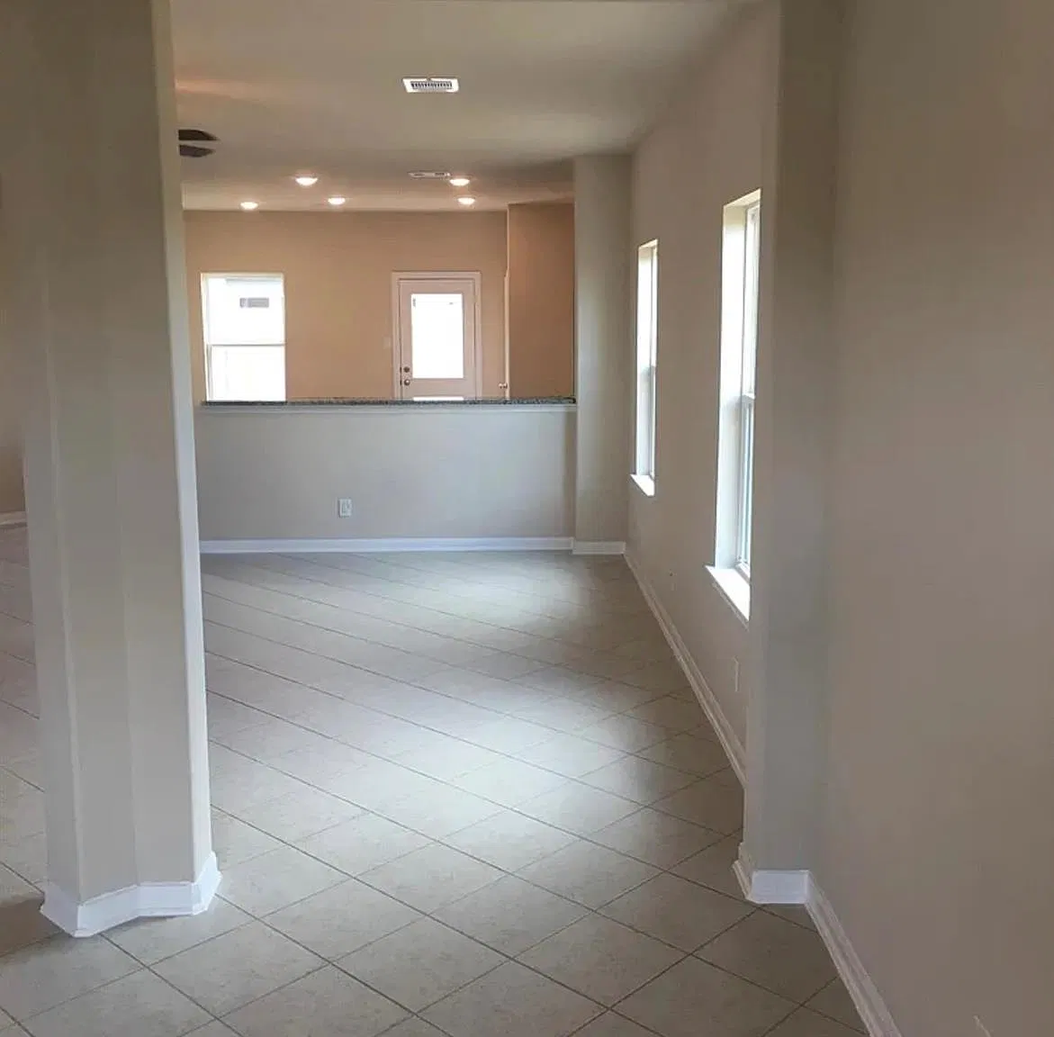 3 bed, 2.0 bath, 1641 sqft, $1,849 — Photo 3