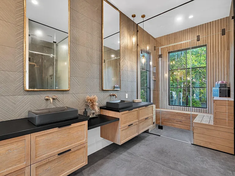 6143 Hurst St — Photo 30
