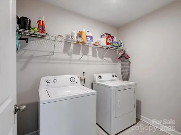 571 Palmarosa St #130 — Photo 16
