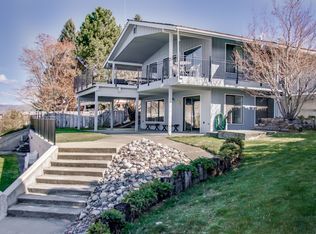 1020 S Lakeshore Rd, Chelan, WA 98816