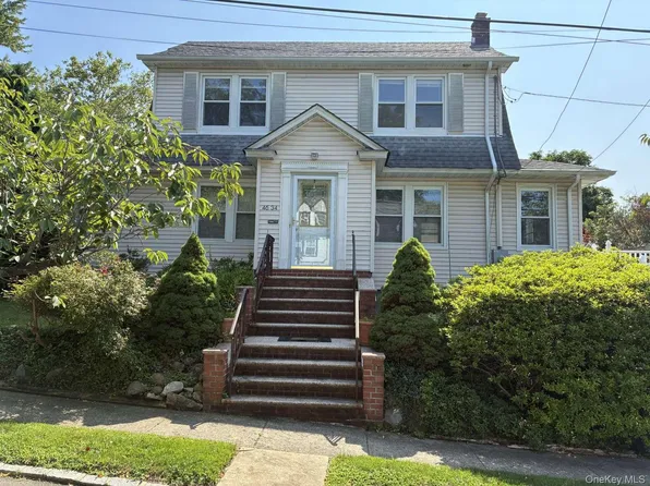 4634 Iris Lane, Great Neck, NY 11020