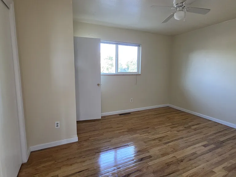 928 Potter Dr — Photo 6