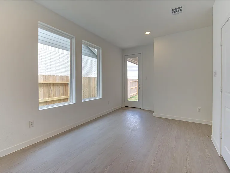 1047 Blue Stone Dr — Photo 24
