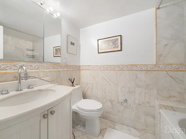 100 West 57th Street image 13 of 13