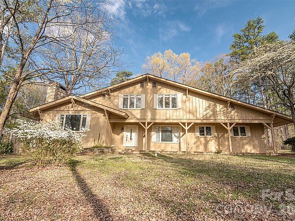 3rd image of 3951 Maple Creek Rd