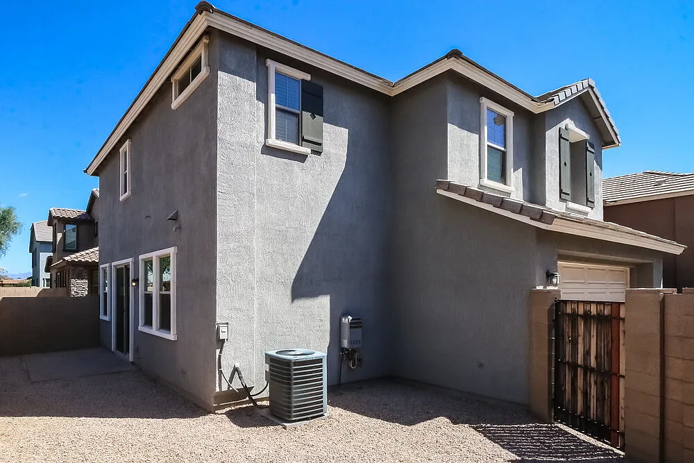 3 bed, 2.5 bath, 1554 sqft, $2,135 — Photo 4