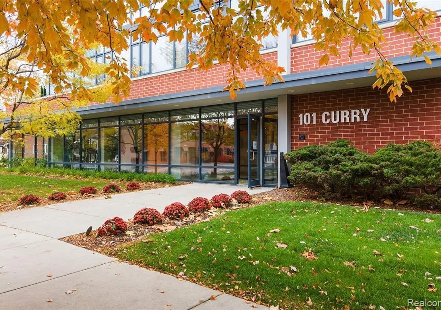101 Curry Ave — Photo 1