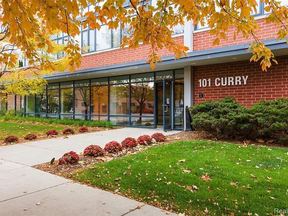 101 Curry Ave #204
