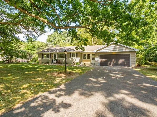 836 Embury Rd, Penfield, NY 14526