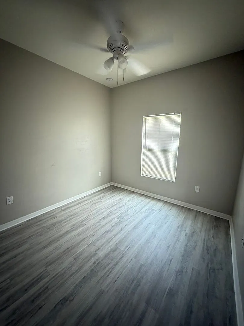 3 bed, 2.0 bath, 1250 sqft, $1,595 — Photo 3