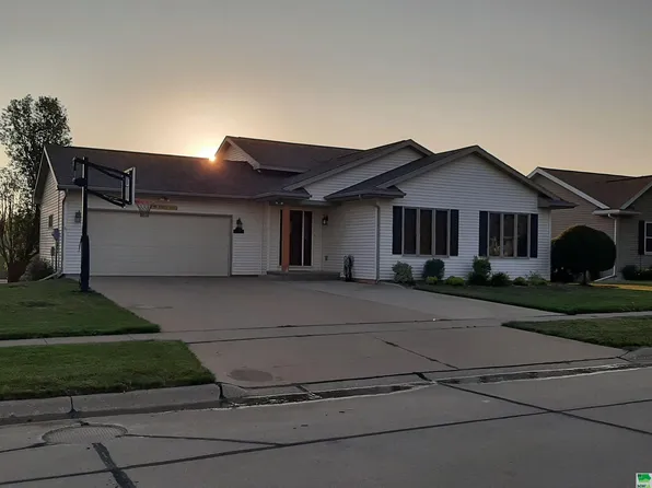 1670 4th Ave SW, Le Mars, IA 51031