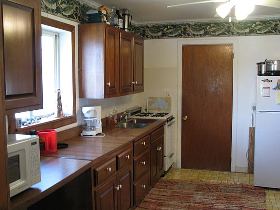 3rd image of 21979 E Everett St