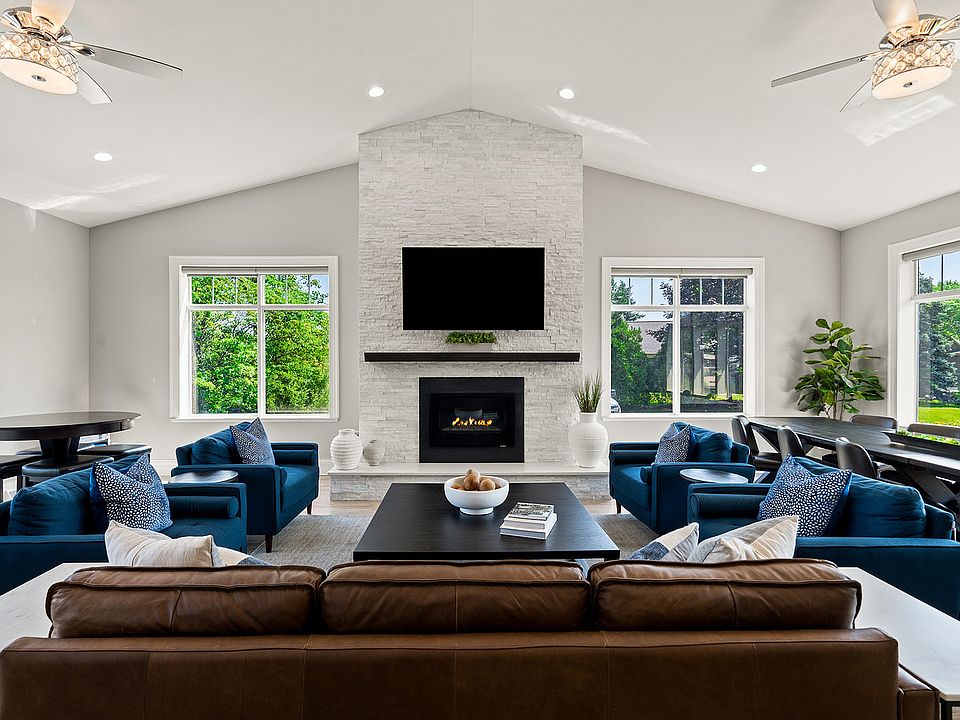 Saddlebrook Apartments Spacious Club Room