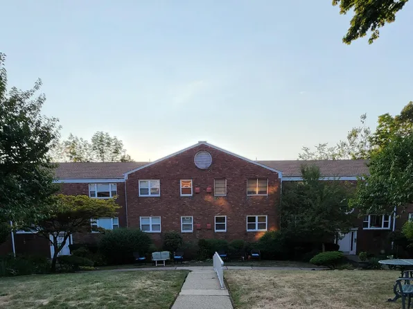 300 Claremont Ave #C-6-205, Verona, NJ 07044