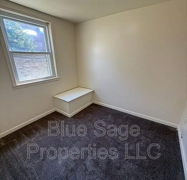 1427 Simpson St — Photo 12
