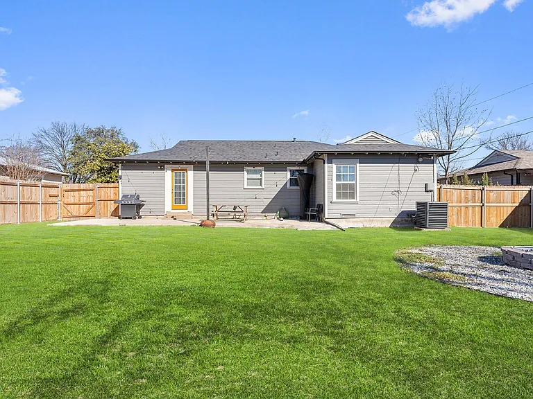1618 Caldwell Dr — Photo 17