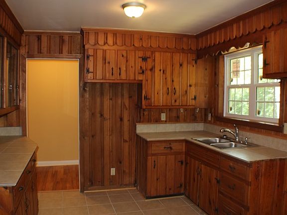 4th image of 2734 Cowan Dr