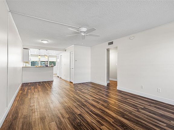 4th image of 4915 BAY STREET NE #224