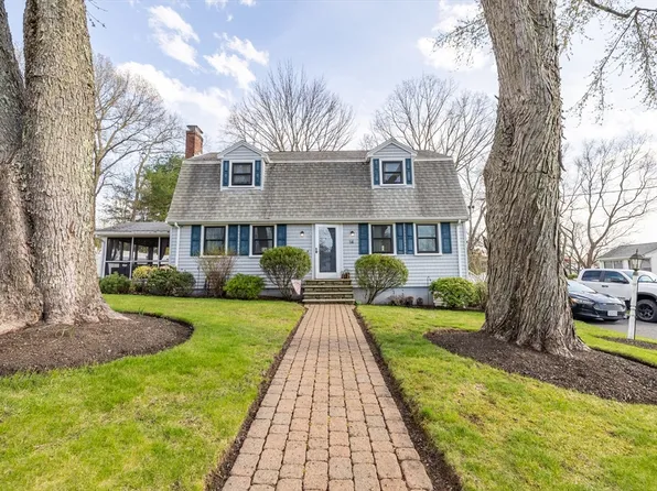 14 Westfield Dr, Brockton, MA 02301