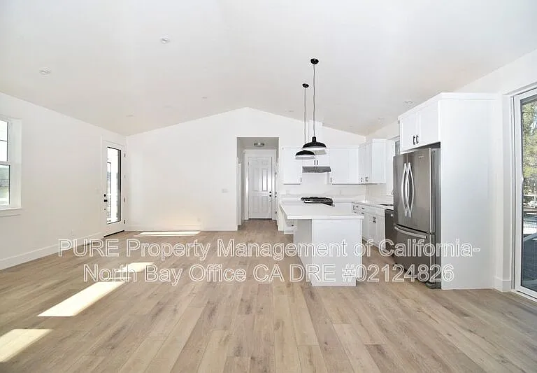 510 Fairview Ct #A — Photo 9