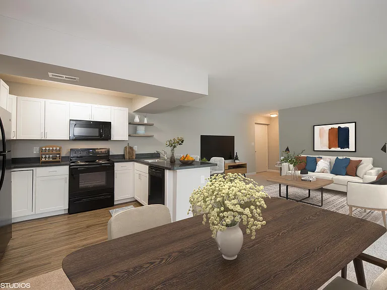 7 Pointe Apartments — Photo 6