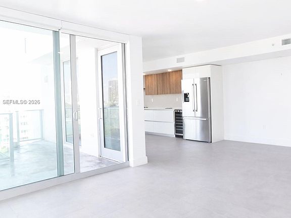5th image of 1025 92nd St #804