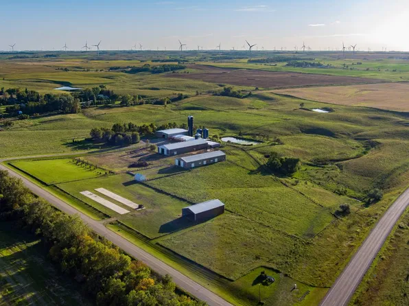 301 W Farm Ln, Stockholm, SD 57264