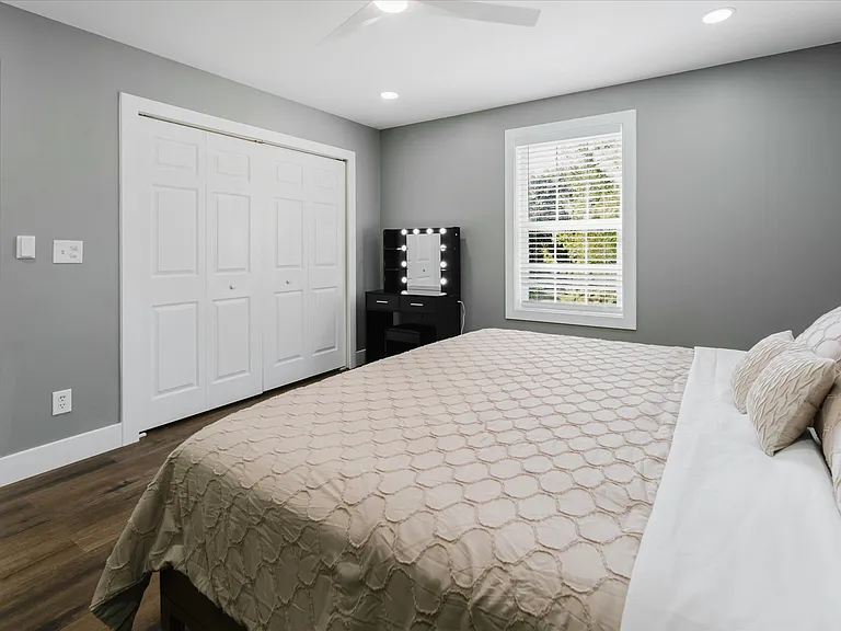 1210 Washtenaw Ave — Photo 33
