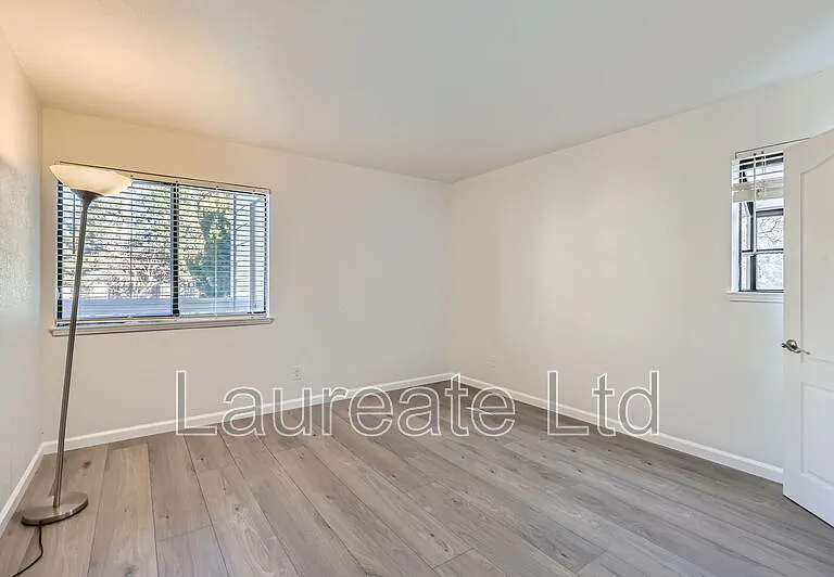 8225 Fairmount Dr #2-105 — Photo 5