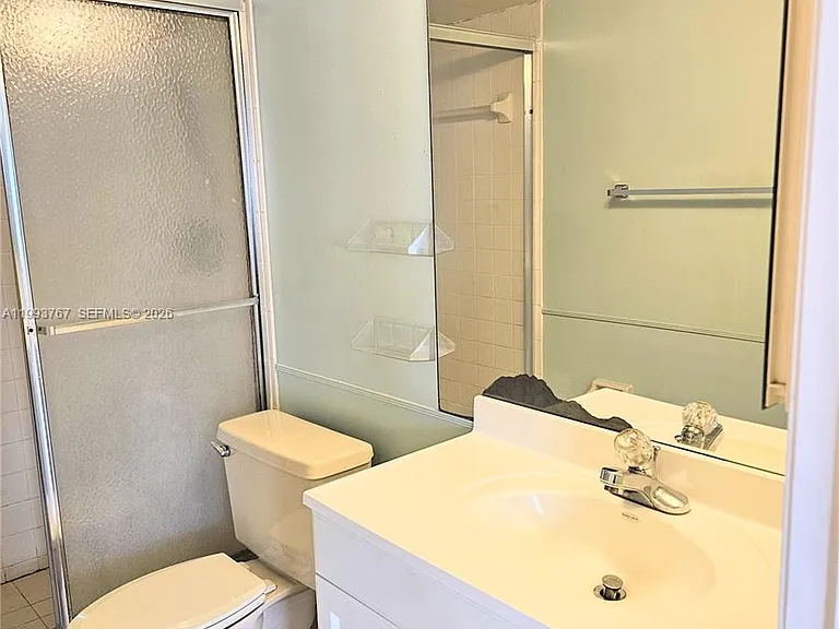 114 Lake Emerald Dr #409 — Photo 7